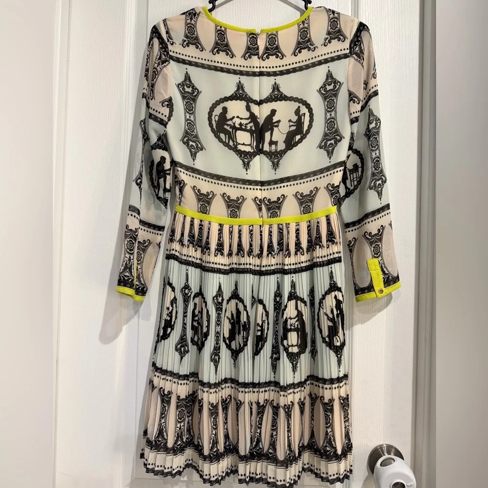 Ted Baker Cream and Black Graphic Long Sleeve Dress - Picture 4 of 6